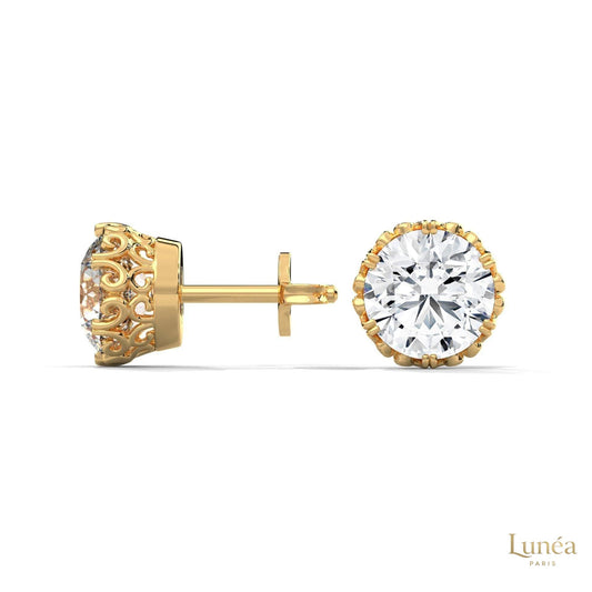 Floral-inspired 0.90 ct. lab-grown diamond stud earrings in polished 14K yellow gold with intricate filigree detailing.