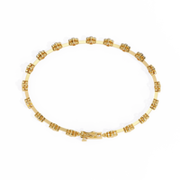 Four-petal floral-link diamond bracelet in Yellow Gold – view 9