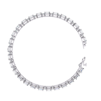 5.1 CTW alternating emerald and round lab-grown diamond tennis bracelet in White Gold, circular side profile – Lunéa Paris