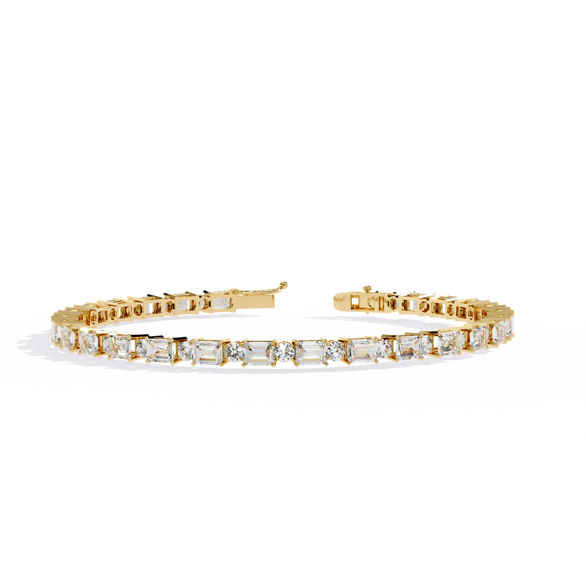 5.1 CTW alternating emerald and round lab-grown diamond tennis bracelet in Yellow Gold, close front detail – Lunéa Paris