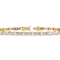 4.6 CTW alternating oval and round lab-grown diamond tennis bracelet in Yellow Gold, close front detail – Lunéa Paris