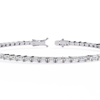 3.5 CTW emerald-cut lab-grown diamond tennis bracelet in White Gold, close front detail – Lunéa Paris