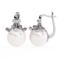 0.4 CTW round diamond pearl sculptural hoop-drop earrings in White Gold, angled view – Lunéa Paris
