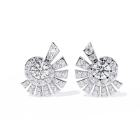 1.7 CTW round diamond fan-cluster stud earrings in White Gold, front view – Lunéa Paris