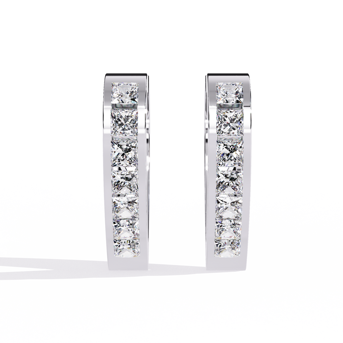 0.8 CTW princess-cut diamond heart hoop earrings in White Gold, front view – Lunéa Paris