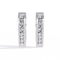 0.8 CTW princess-cut diamond heart hoop earrings in White Gold, front view – Lunéa Paris