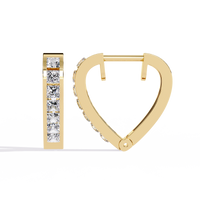 0.8 CTW princess-cut diamond heart hoop earrings in Yellow Gold, side view – Lunéa Paris