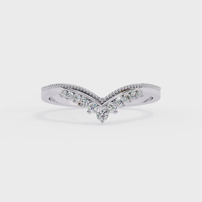 0.15 CTW Graduated Diamond Chevron Crown Wedding Band In 14K Gold